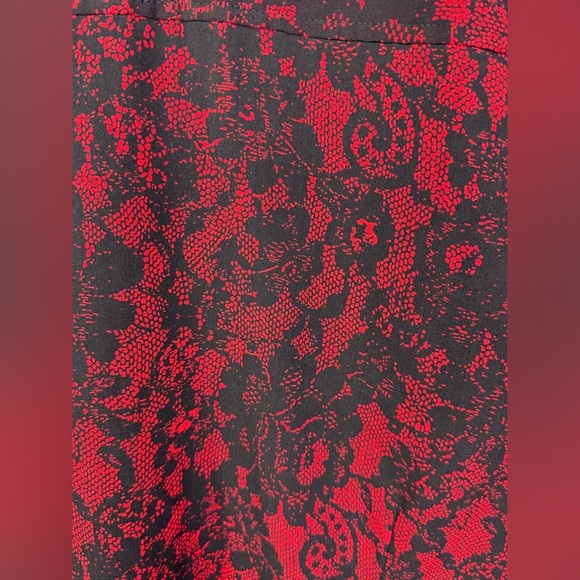 Fred David red and black lace printed button down shirt. Size 1X - Picture 5 of 5